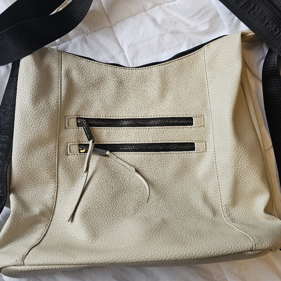 Reaction Kenneth Cole Convertible Bag - Picture 4 of 7